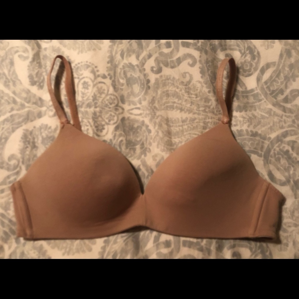 Victoria’s Secret Lined No Wire Beige Bra Size 38B